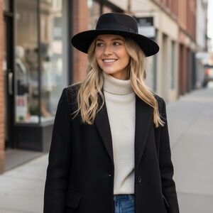 NWT Aqua by Bloomingdales Women’s Black 100% Wool Fedora Hat Warm Winter Classic